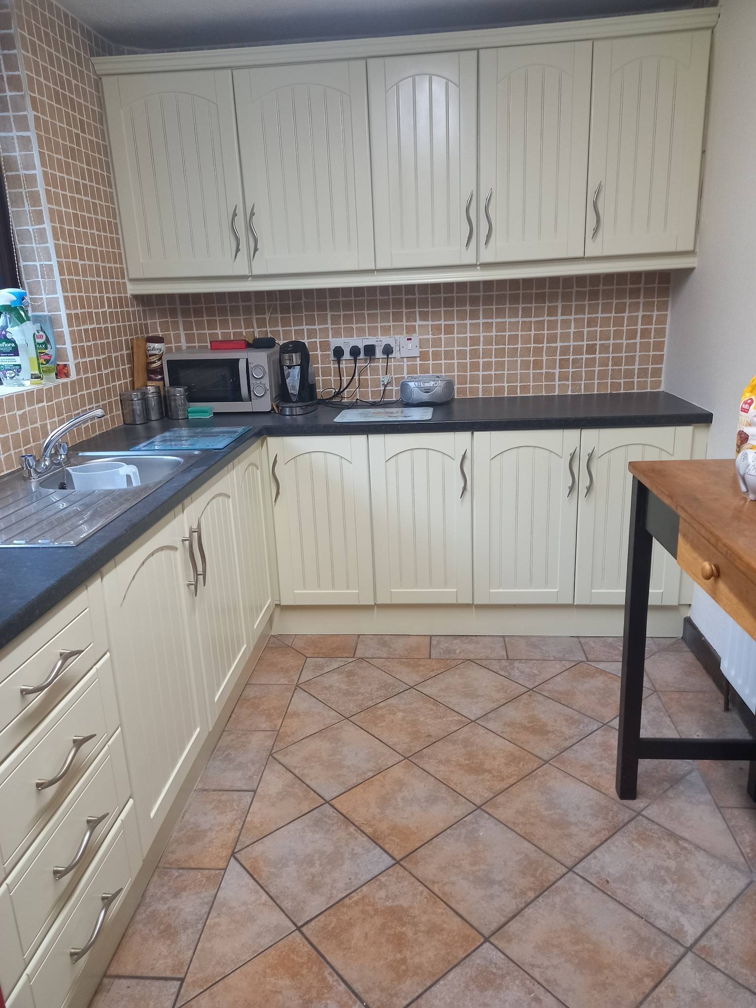 kitchen cupboards respraying services